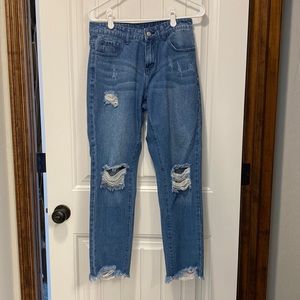 NWOT Raw Hem Distressed Boyfriend Jeans